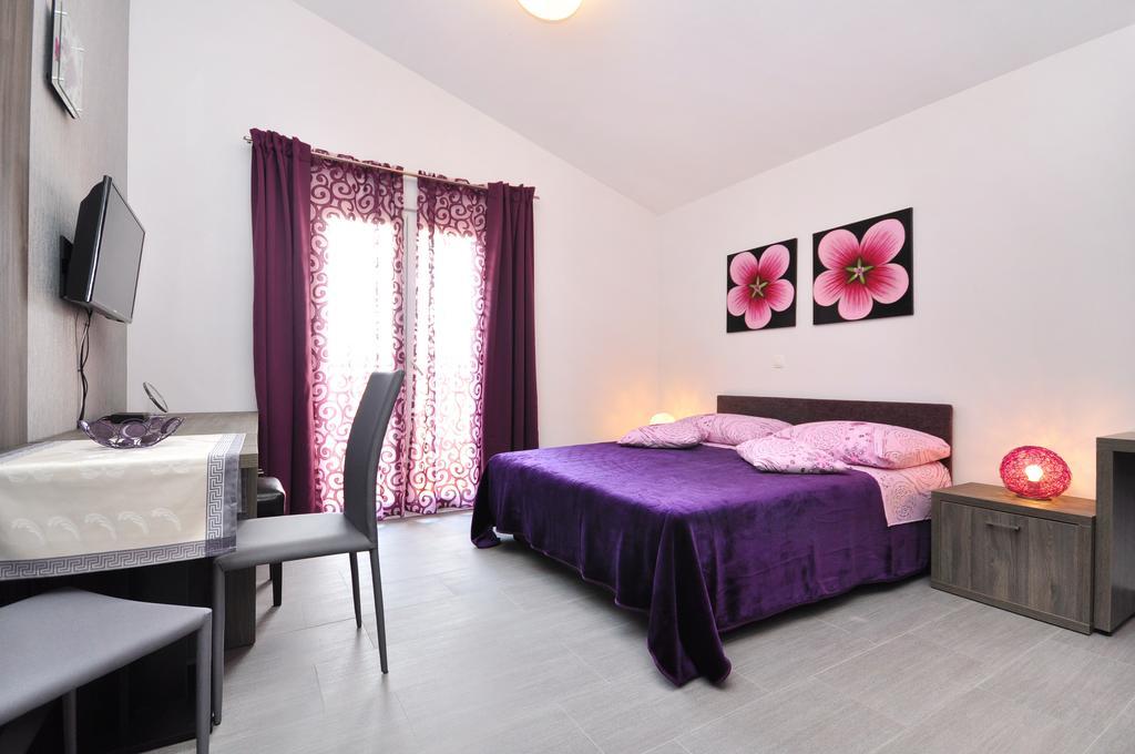 Apartments Zizic Kaštela Kamer foto
