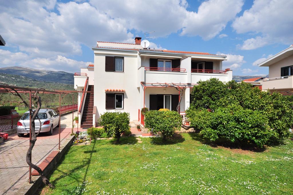Apartments Zizic Kaštela Buitenkant foto